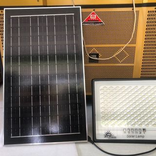 Đèn led búp năng lượng mặt trời 100w CÓ TẤM PIN CỰC SÁNG có remost kèm theo hàng cty