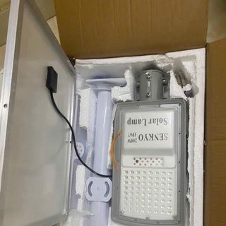 Đèn led búp năng lượng mặt trời 200w 500w CÓ TẤM PIN CỰC SÁNG có remost kèm theo hàng cty