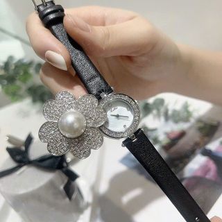 ĐỒNG HỒ NỮ CHÍNH HÃNG SCOTI DÂY DA MẶT HOA NẮP MỞ