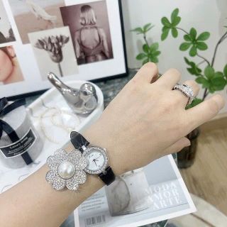 ĐỒNG HỒ NỮ CHÍNH HÃNG SCOTI DÂY DA MẶT HOA NẮP MỞ
