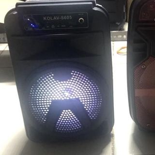 Tặng 2 mic karaoke âm thanh lớn Loa Kẹo Kéo Karaoke Bluetooth Mini