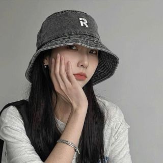 Mũ tai bèo Demin thêu chữ R thời trang Hàn Quốc cho nam nữ (có dây điều chỉnh)
