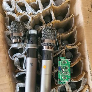 Micro không dây loa kéo UHF dùng Pin XÁM KIỂU MỚI 2 Micro chống hú K8S