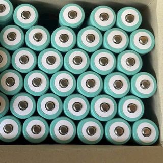 Pin sạc 3,7v 18650 dùng cho loa phóng thanh,máy craven,micro( xanh ngọc )