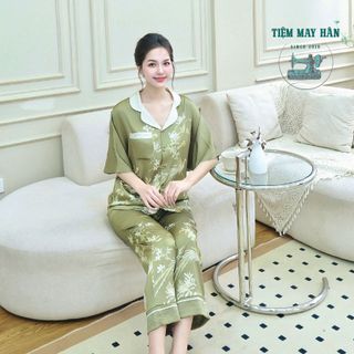 Bộ Pyjama Lụa Pháp Hancloset Lạc Phụng Rêu Xanh - Áo Cánh Dơi & Quần Dài Cao Cấp HA1017