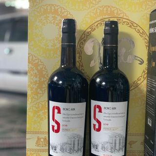 Rượu vang sim cao cấp