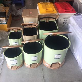 Thùng rác đạp chân loại nhỏ