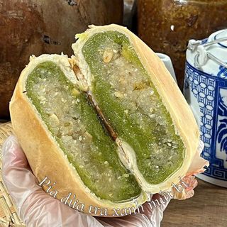 BÁNH PÍA CHAY DỪA TRÀ XANH: HƯƠNG VỊ THANH KHIẾT, AN LÀNH 580G - WINNIE HOUSE