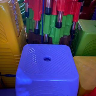 Ghế nhựa lùn vuông