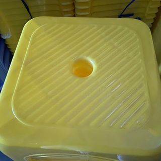 Ghế nhựa lùn vuông