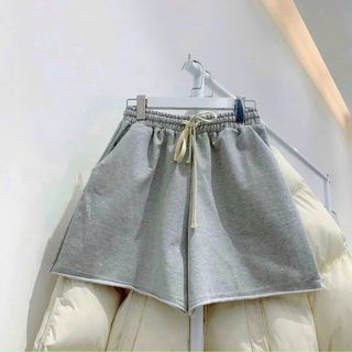 Quần đùi trơn chất thun da cá thoáng mát. Giá sỉ - giá bán buôn