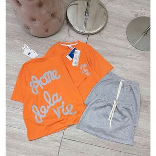 Sét Áo Thun Cổ Tròn In Chữ nổi Mix Chân Váy Xám ( áo thun tici co giản chân váy da cá mịn đẹp) giá sỉ - giá bán buôn