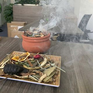 Xông nhà thảo mộc tẩy uế