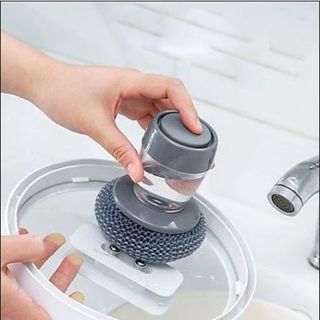 Dụng cụ chà xoong nồi có khay đựng nước rửa chén