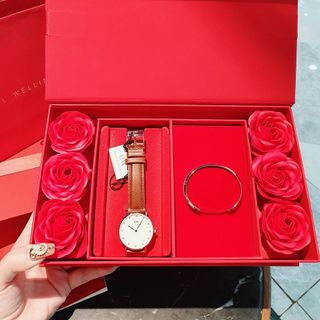 MÓN QUÀ QUỐC TẾ PHỤ NỮ SET ĐỒNG HỒ CAO CẤP D W HOA HỒNG PETITE DA