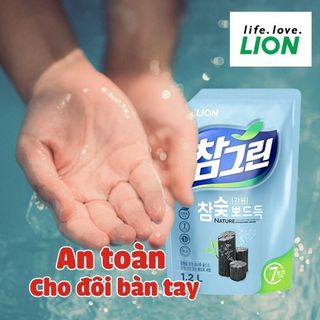 Nước rửa chén Lion tinh chất than hoạt tính CHARMGREEN Organic 1.2L nước rửa chén số 1 Hàn Quốc
