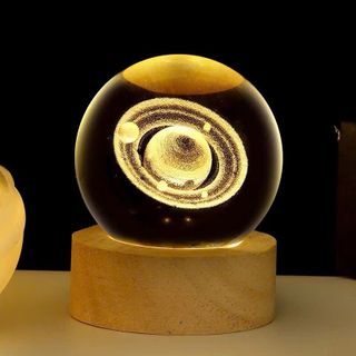 QỦA CẦU PHA LÊ chạm khắc hình đế gỗ, ĐÈN PHA LÊ dạ quang decor phòng ngủ, bàn làm việc