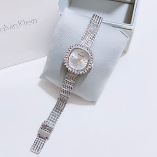 Đồng hồ nữ mẫu mới viền đá guccisce