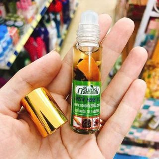 Dầu Lăn Thảo Dược Nhân Sâm Green Herb Oil 8ml -Thái Lan chính hãng