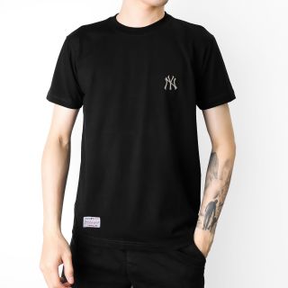 Áo thun nam .  Chất vải 💯 cotton 4c mịn đẹp co giãn thoải mái,thấm hút mồ hôi