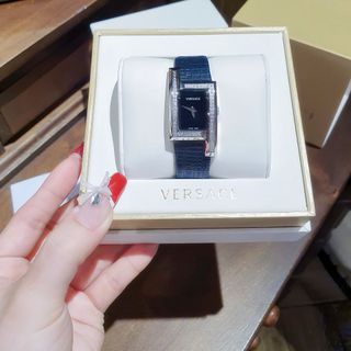 MÓN QUÀ QT PHỤ NỮ ĐỒNG HỒ NỮ CAO CẤP VERSA DÂY DA MẶT CHỮ NHẬT NIỀNG ĐÁ