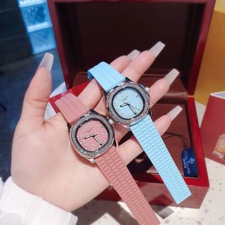 MÓN QUÀ QT PHỤ NỮ ĐỒNG HỒ NỮ CAO CẤP PATEC DÂY CAO SU MẶT VUÔNG VIỀN ĐÁ