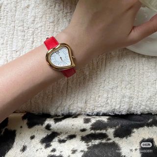 ĐỒNG HỒ NỮ CAO CẤP MỚI NHẤT YvSL DÂY DA MẶT TRÁI TIM