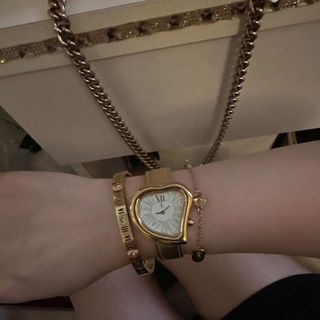 ĐỒNG HỒ NỮ CAO CẤP MỚI NHẤT YvSL DÂY DA MẶT TRÁI TIM