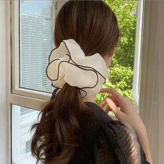 CỘT TÓC VẢI VOAN VIỀN