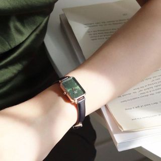 ĐỒNG HỒ NAM NỮ CAO CẤP MỚI NHẤT DAWE MẶT CHỮ NHẬT MỚI DÂY DA VÀ LƯỚI