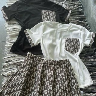 Set áo thun tăm lạnh in túi ngực viền tay mix chân váy bố dạ có lót in siêu xinh phù hợp đi làm đi chơi