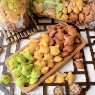 BÁNH GẤU NHÂN KEM MIX 3 VỊ LON LỚN SIÊU NGON - WINNIE HOUSE
