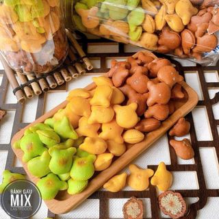 BÁNH GẤU NHÂN KEM MIX 3 VỊ LON LỚN SIÊU NGON - WINNIE HOUSE