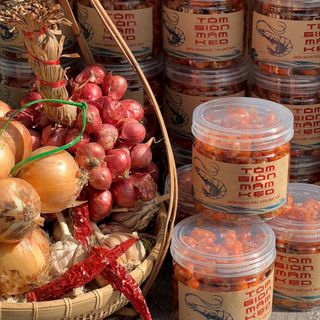 TÔM RIM MẮM KẸO NHÀ LÀM: GIÒN RỤM, ĐẬM ĐÀ, NGON TUYỆT CÚ MÈO 200G - WINNIE HOUSE