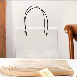 HỘP QUÀ VUÔNG CÓ QUAI ĐEN MIKA LẮP RÁP  (20X10X20CM)