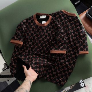 Áo thun nam. chất cotton 4c 100%  ( định lượng 240gsm) , mịn , thấm hút tốt, Full tem tag mạc