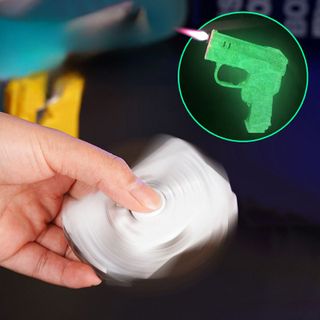 BẬT LỬA KHÈ SÚNG CÀ RỐT CON QUAY 3IN1 DẠ QUANG PHÁT SÁNG - XÀI GAS