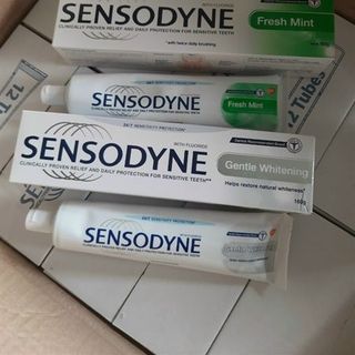 Kem đánh răng Sensodyne 160g