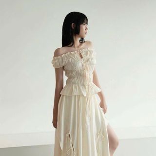 [SHOPPUMI] Áo kiểu Bunny bet vai thắt dây ngực màu kem freesize Pumi 16851
