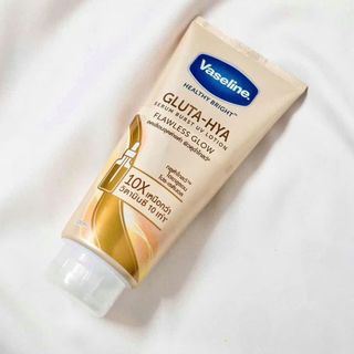 Sữa Dưỡng Thể VaselineHealthy Bright Gluta HYA Serum 10X 300ml( Nội địa Thái )