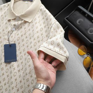 Áo thun nam. Chất vải quảng châu dệt dày xịn  Thiết kế logo thêu nét đến từng centimet