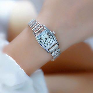 Đồng hồ nữ mẫu mới mặt ovan