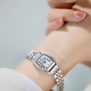 Đồng hồ nữ mẫu mới mặt ovan