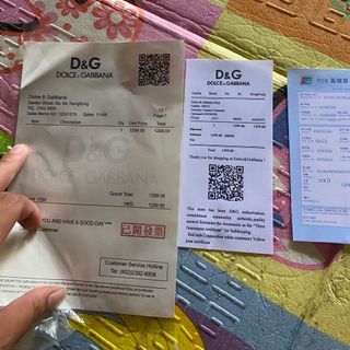 Bill D.G đựng giày dép
