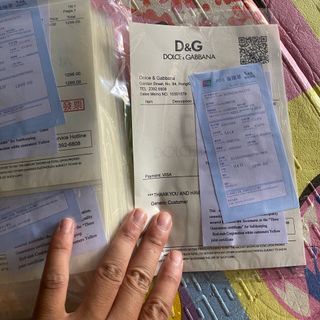 Bill D.G đựng giày dép