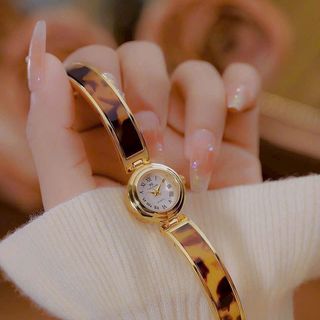 Đồng hồ nữ bsx lắc beo