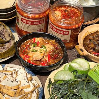 CHAO ỚT XIÊM TƯƠNG HỘT: HƯƠNG VỊ MỚI LẠ, ĐẬM ĐÀ KHÓ QUÊN 800G - WINNIE HOUSE