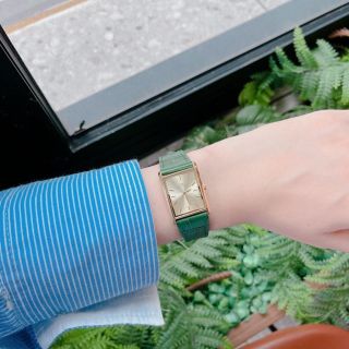 ĐỒNG HỒ NỮ CAO CẤP DANIEL W BOUND DÂY DA MẶT CHỮ NHẬT