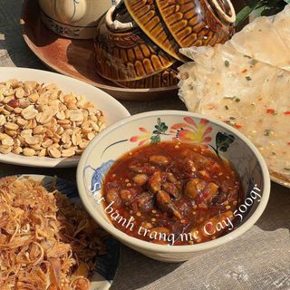 BÁNH TRÁNG SỐT ME CAY - TRỘN LÀ PHÊ, QUẤN LÀ NGON 500G - WINNIE HOUSE
