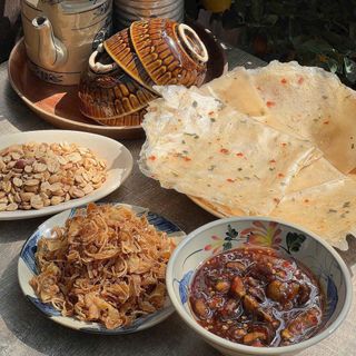 BÁNH TRÁNG SỐT ME CAY - TRỘN LÀ PHÊ, QUẤN LÀ NGON 500G - WINNIE HOUSE